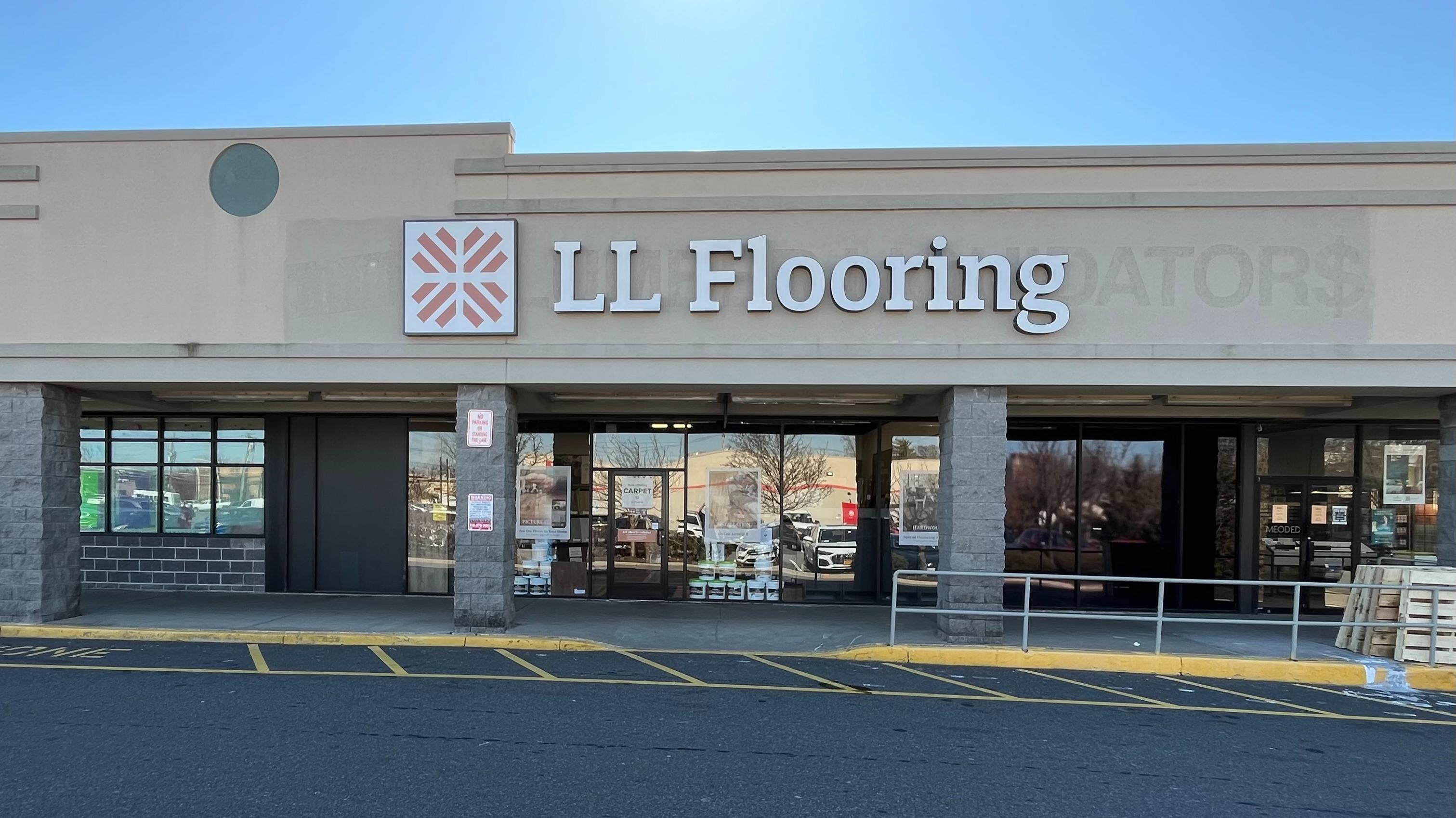 LL Flooring #1293 Staten Island | 2040 Forest Avenue | Storefront LL Flooring Staten Island (917)426-0580