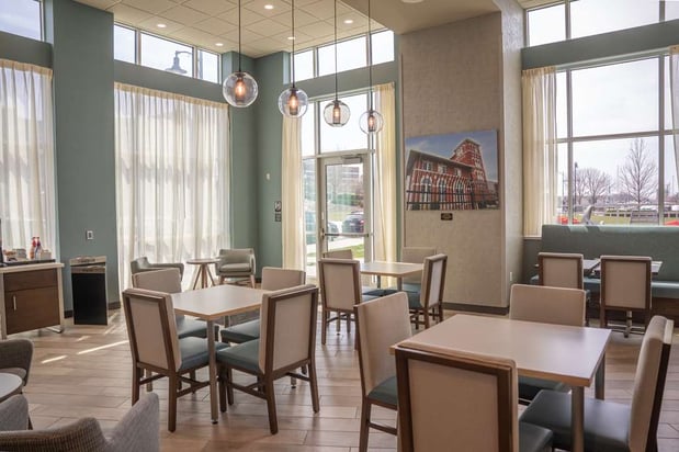 Images Hampton Inn & Suites Erie Bayfront