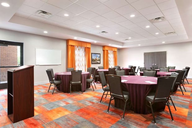 Images Hampton Inn North Olmsted Cleveland Airport