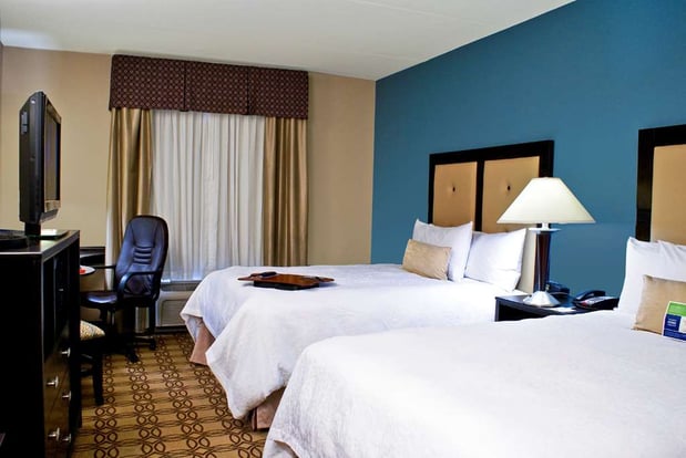 Images Hampton Inn & Suites Charlotte-Airport