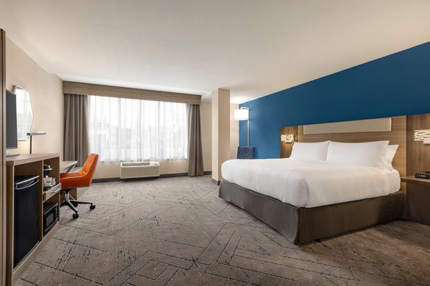 Images Holiday Inn Express & Suites Evansville Downtown by IHG