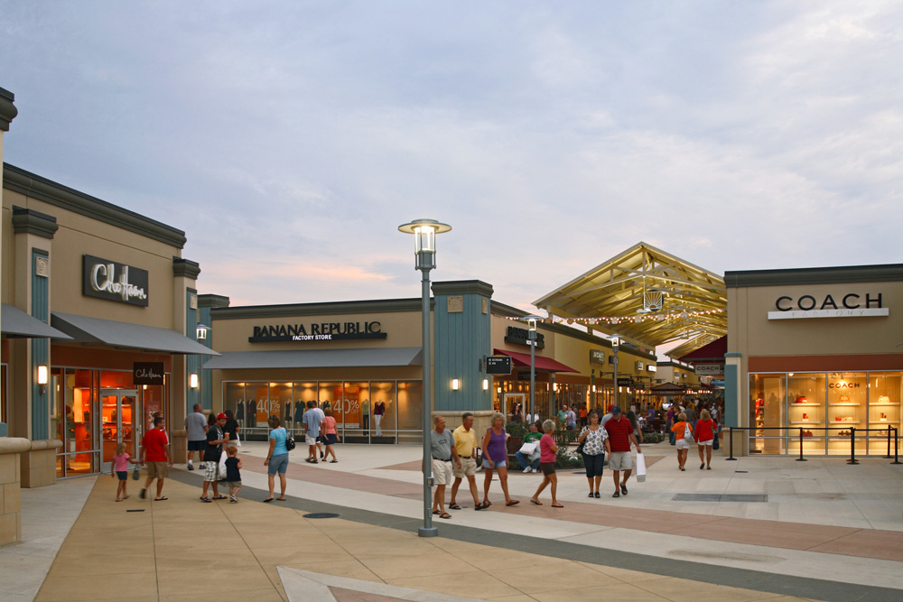 Cincinnati Premium Outlets, 400 Premium Outlets Dr, Monroe, OH, Outlet  Center - MapQuest