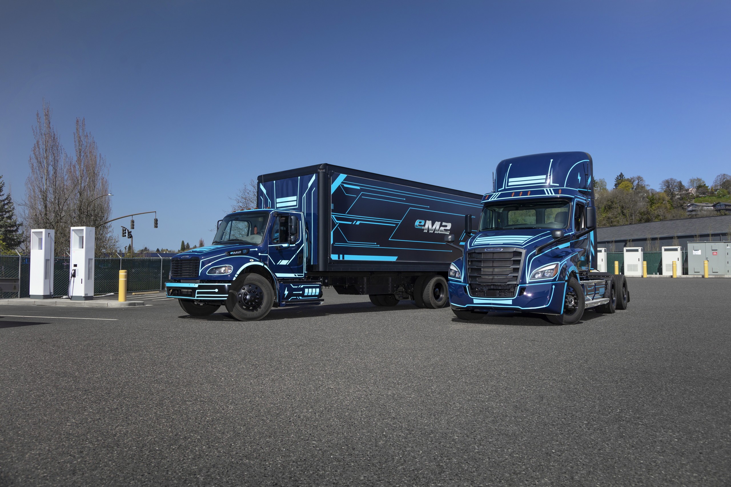 Freightliner eCascadia and eM2