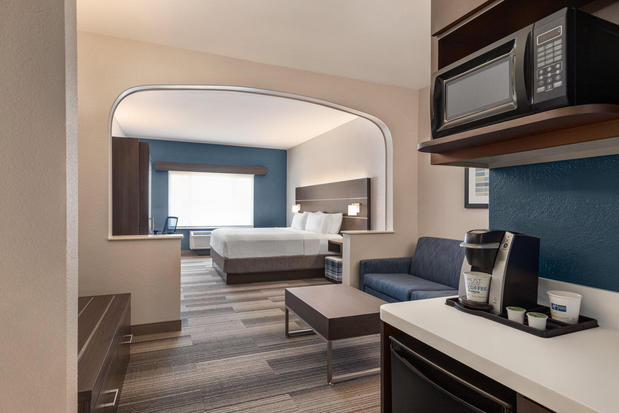 Images Holiday Inn Express & Suites Denver Airport by IHG