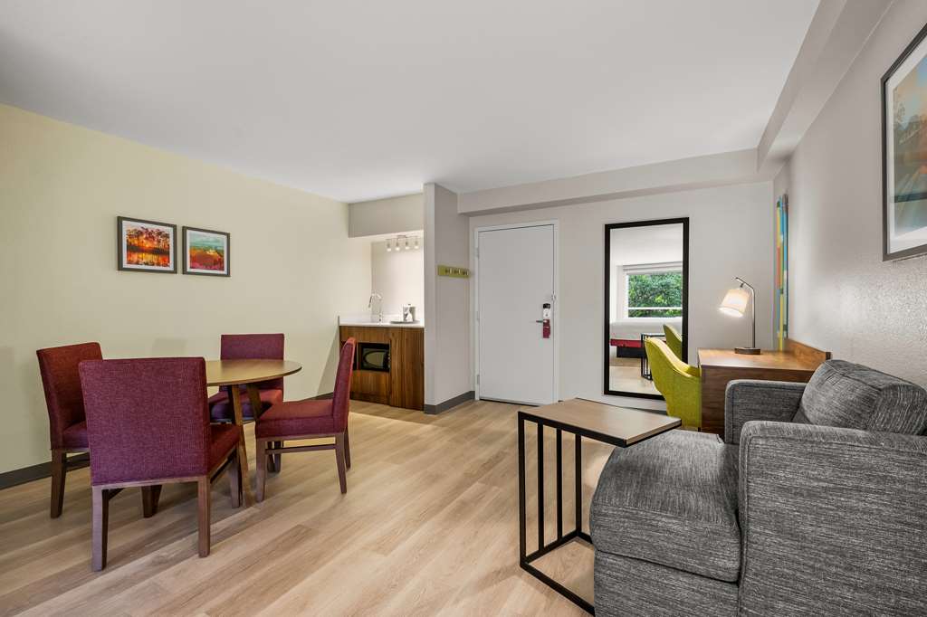 Guest room