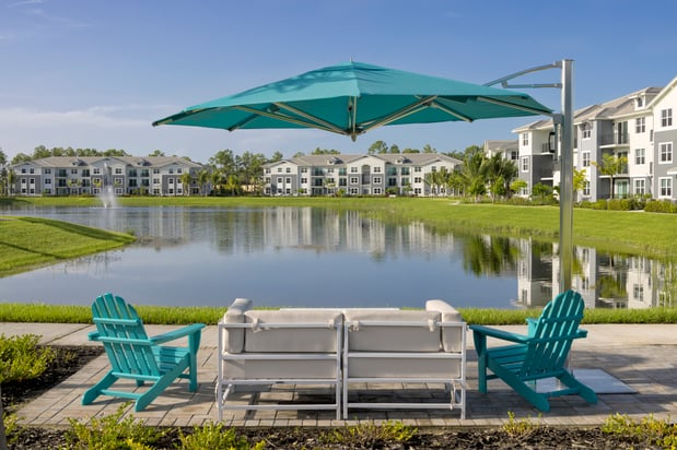 Images Everly Apartments