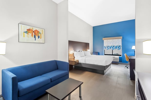 Images Holiday Inn Express & Suites Charleston NW - Cross Lanes by IHG