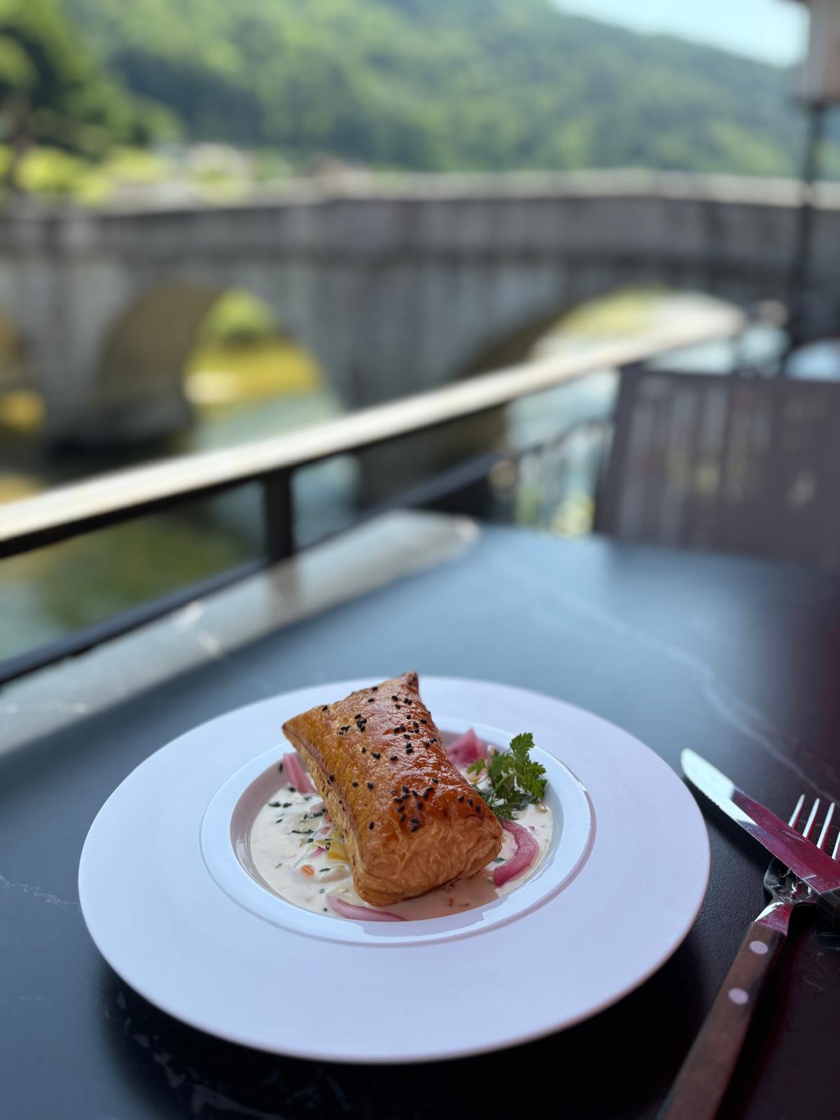 Bilder Hôtel-restaurant La Demi-Lune,