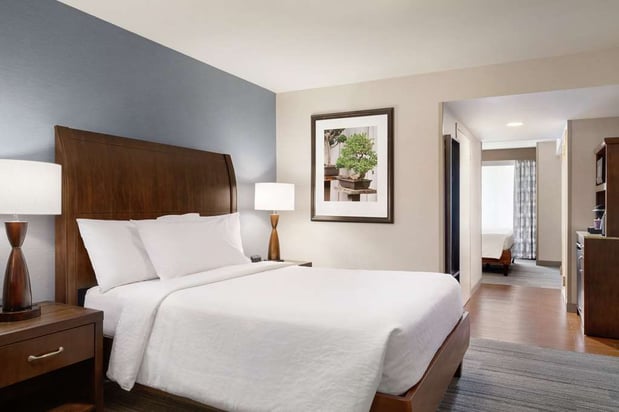 Images Hilton Garden Inn Stony Brook