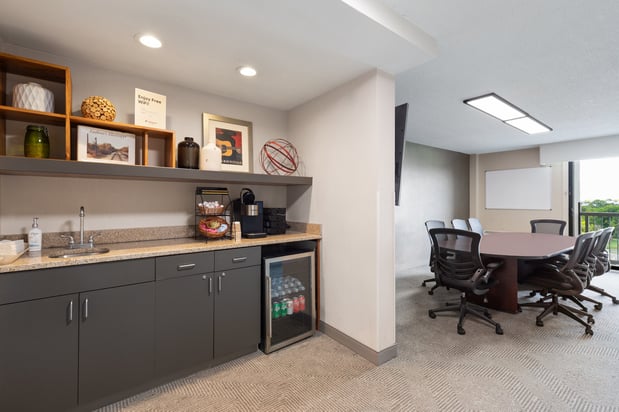 Images Holiday Inn Nashville-Vanderbilt (Dwtn) by IHG