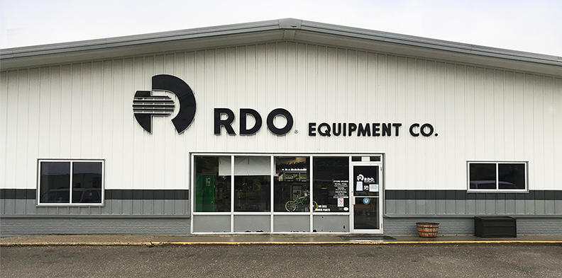 Store Entrance at RDO Equipment Co. in Kindred, ND