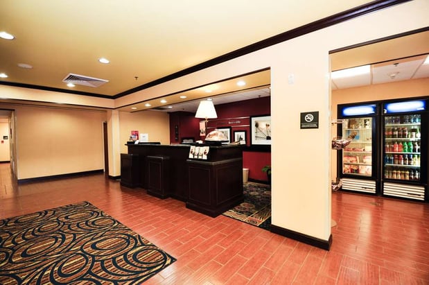 Images Hampton Inn & Suites Louisville East