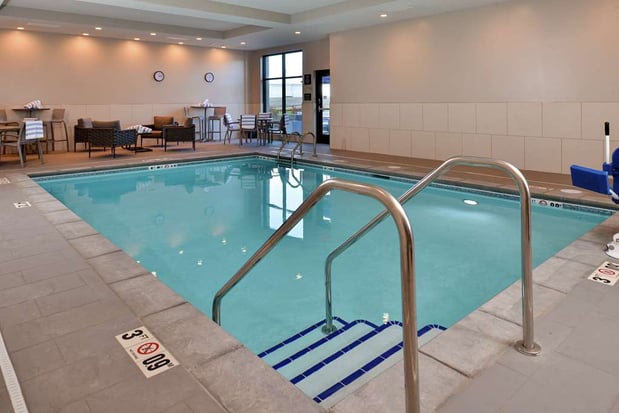 Images Hampton Inn Cedar Falls Downtown