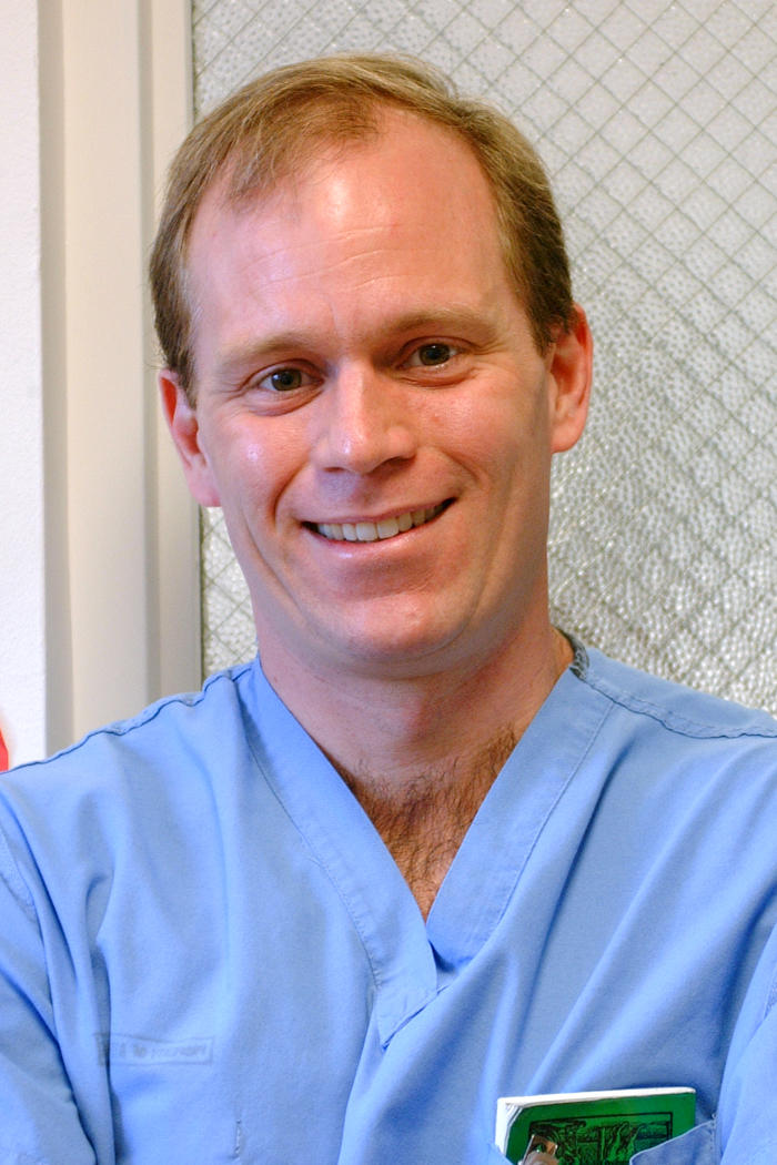 Dr. Hyun Yoo, MD, Critical Care Medicine Rochester, NY MD