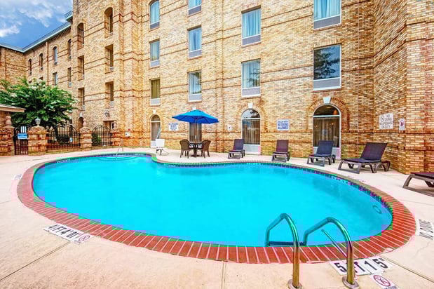 Images Hampton Inn Newberry-Opera House