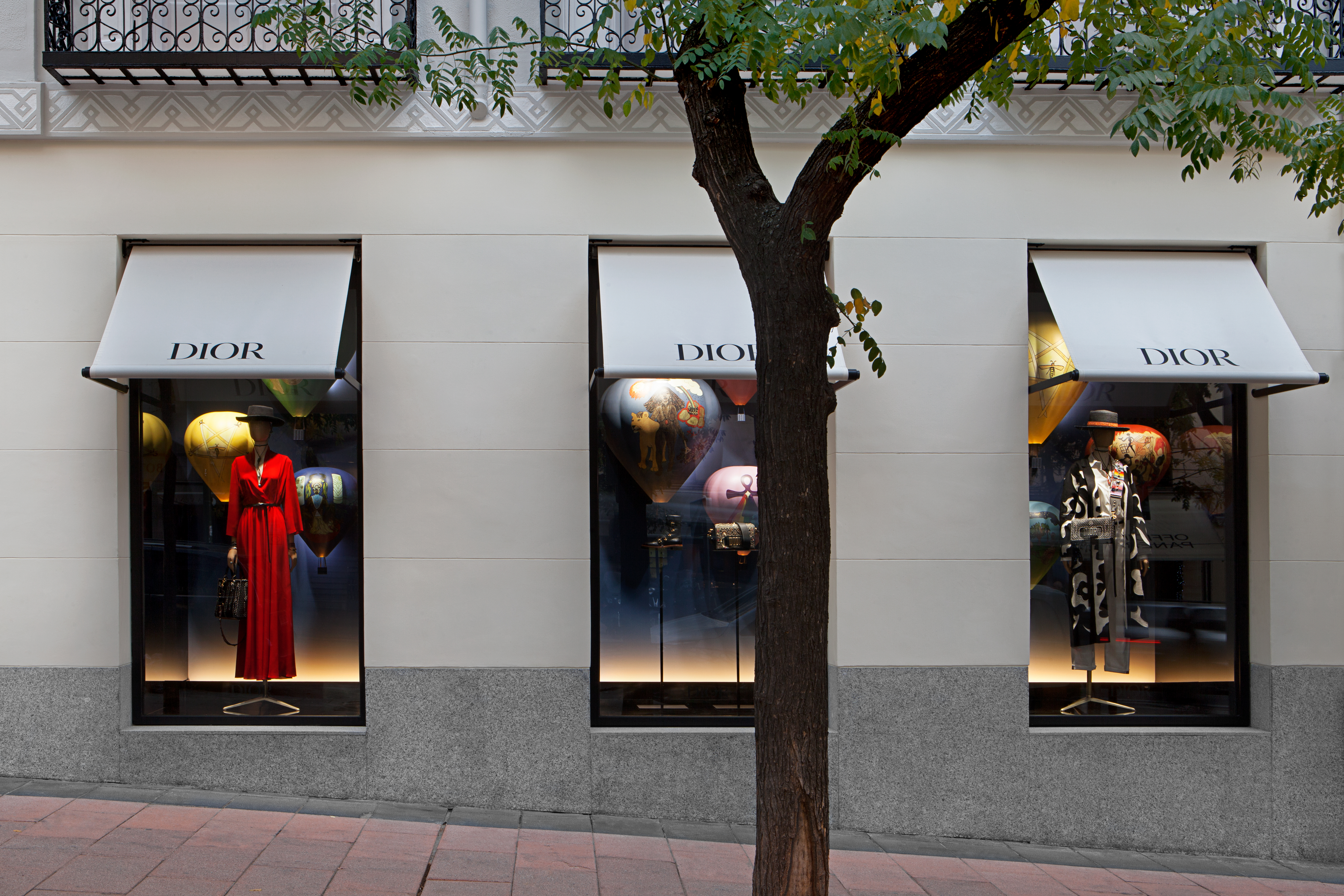 DIOR