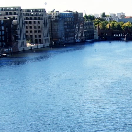 Bilder Solarwaterworld Hafen: Schiffsrundfahrten und Sightseeing Touren in Berlin mit Solar-Katamaran