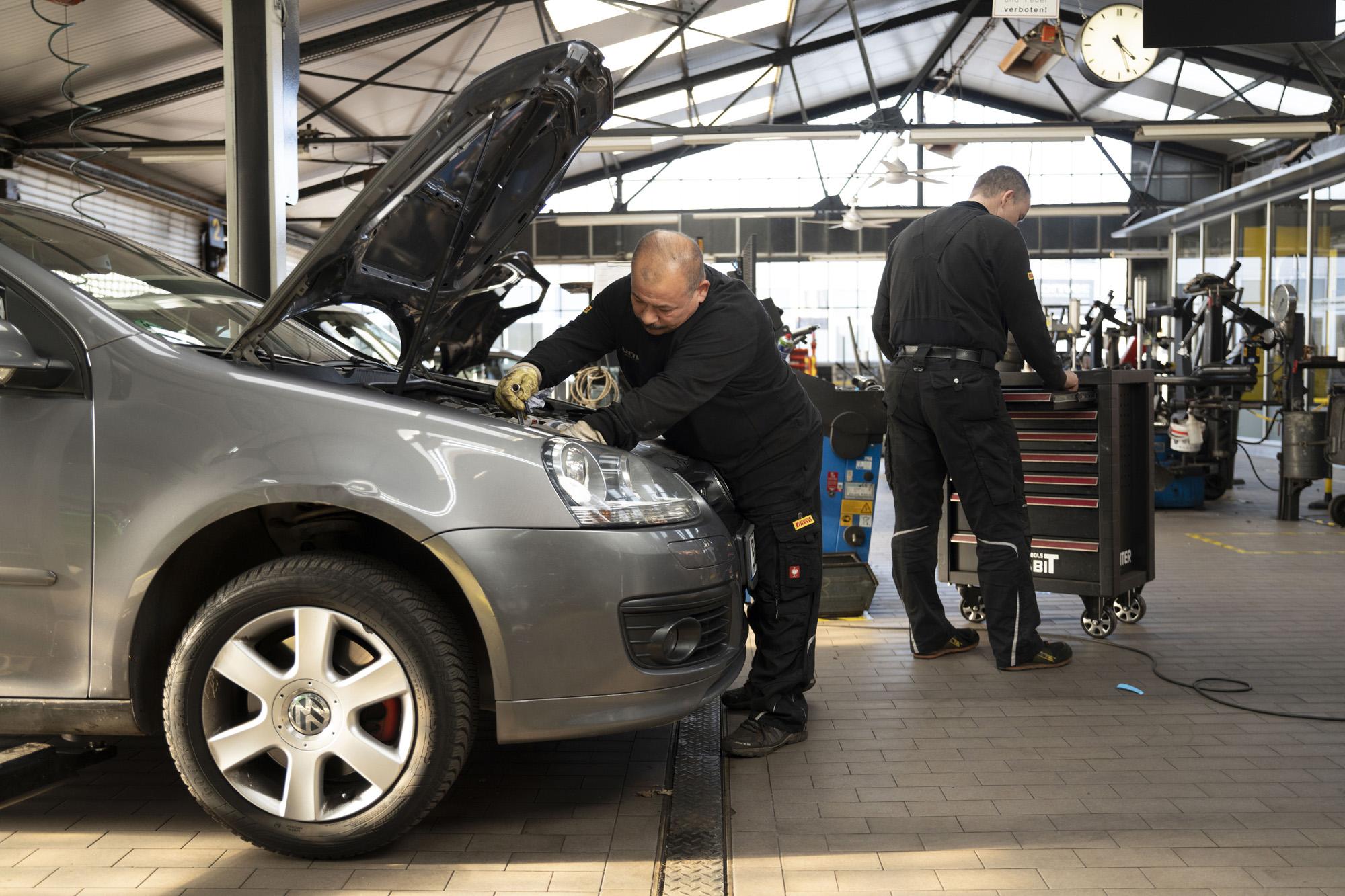 Henrich Reifen und Autoservice GmbH, Rathenaustraße 4 in Bergisch Gladbach