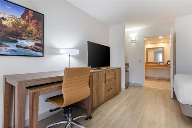Images Best Western Plus A Wayfarer's Inn and Suites