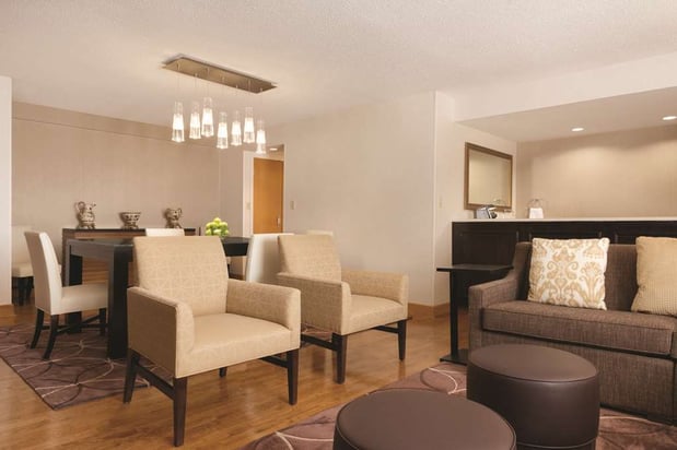 Images Embassy Suites by Hilton Greenville Golf Resort & Conference Center