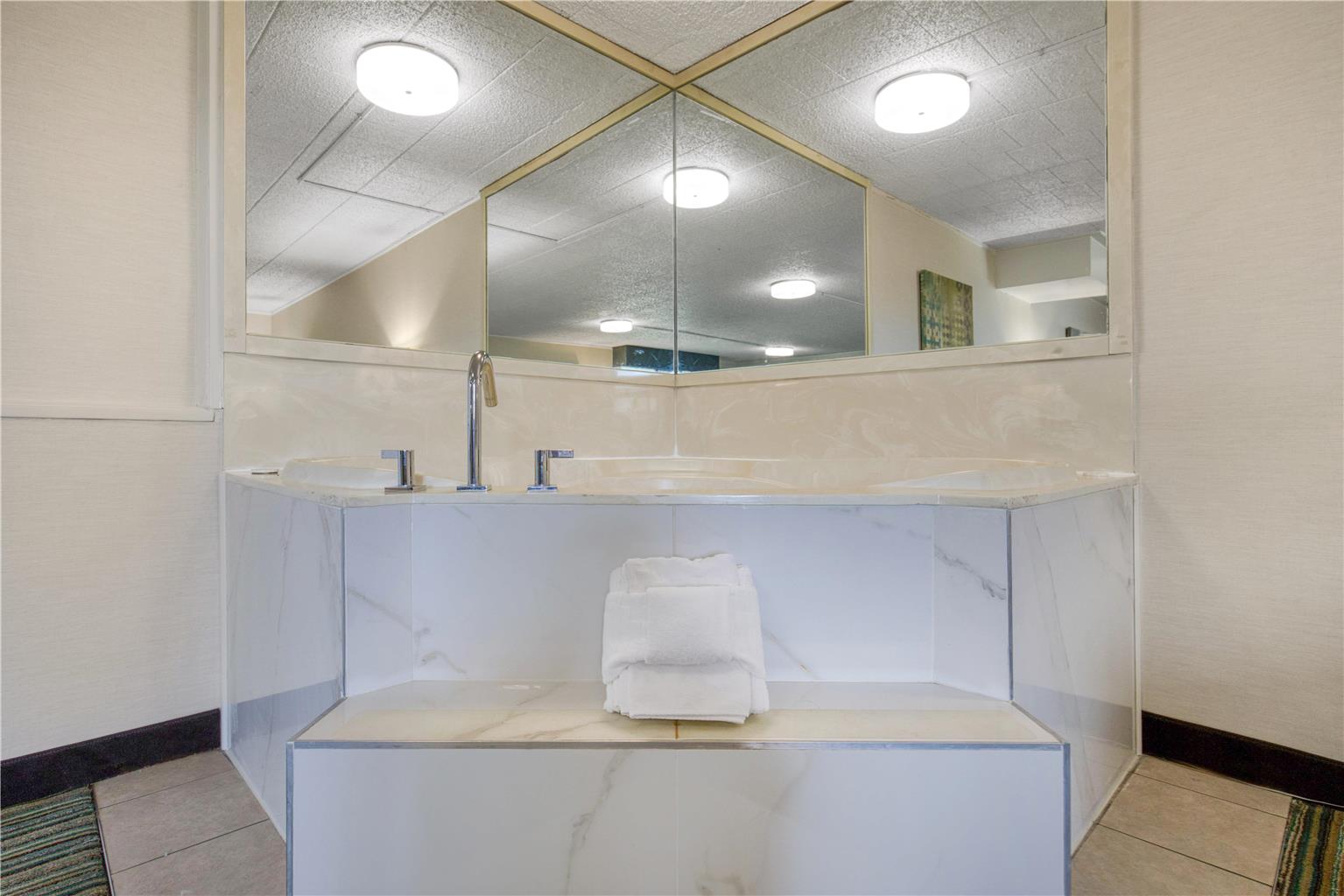 King Suite (Whirlpool)
