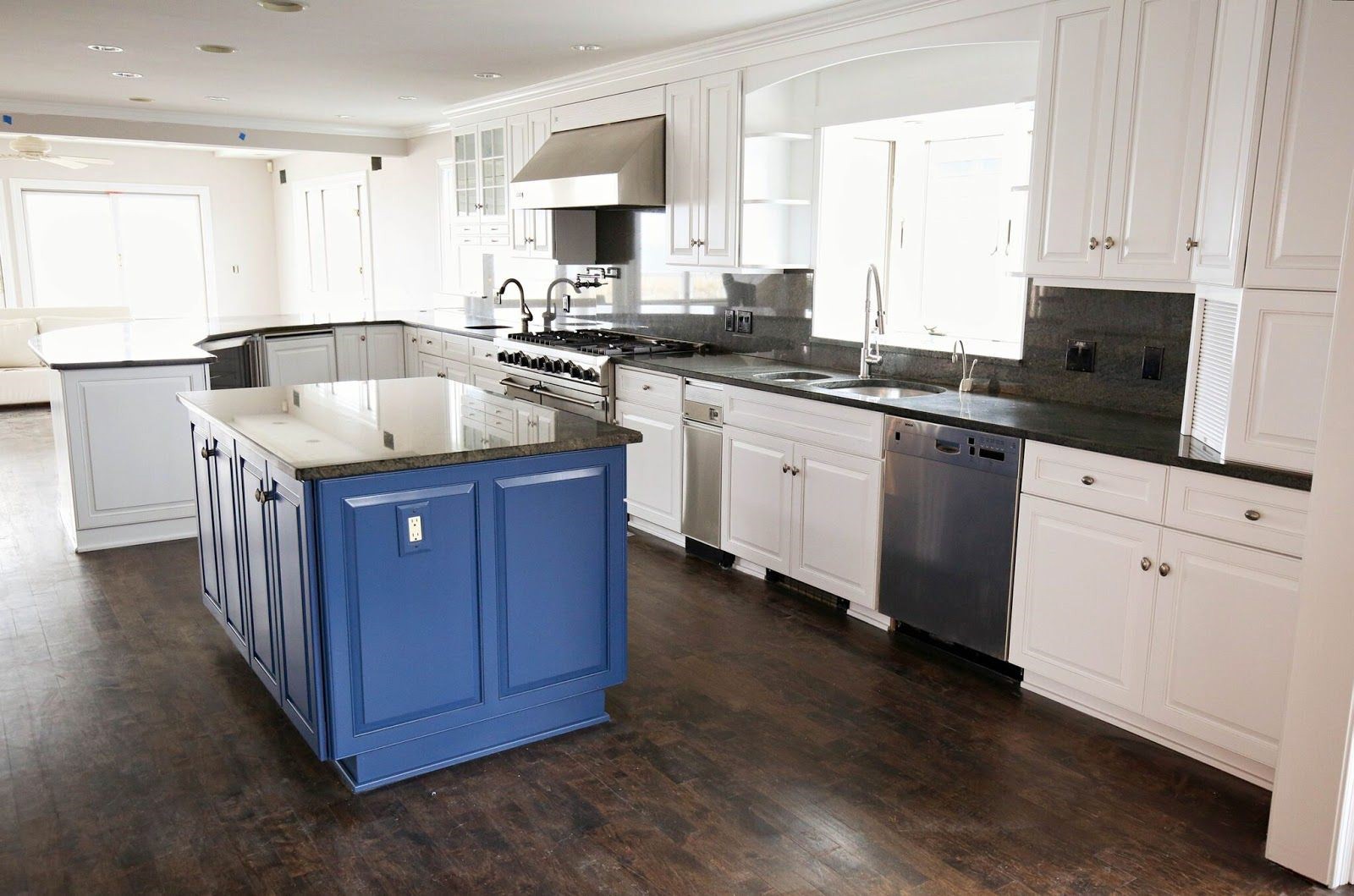 Don't want to refinish your entire kitchen? What about just your kitchen island?