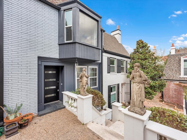 Images Maestro Property Buyers - House Buyers