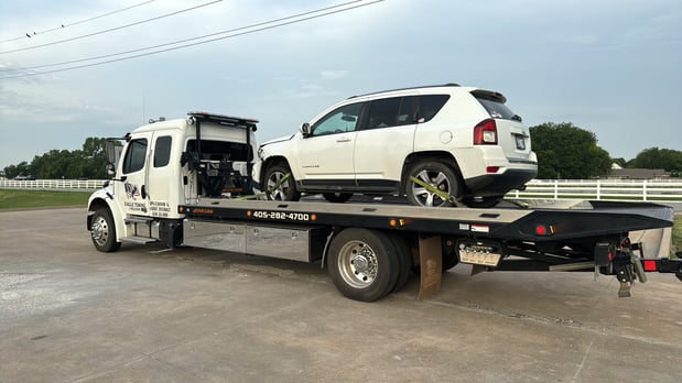 Images Eagle Towing & Recovery