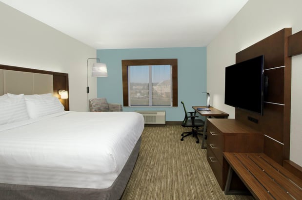 Images Holiday Inn Express & Suites Columbus North by IHG