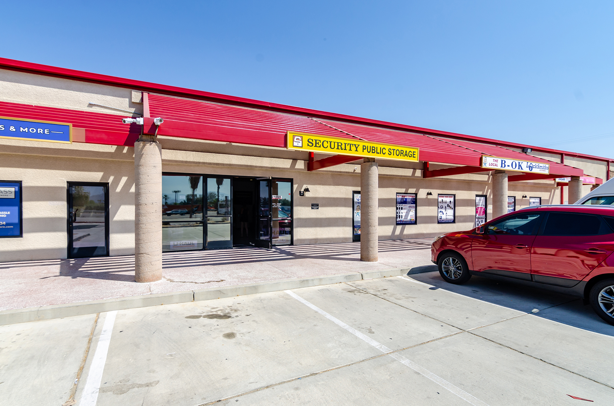 Self Storage Rental Office in Palm Desert, CA.