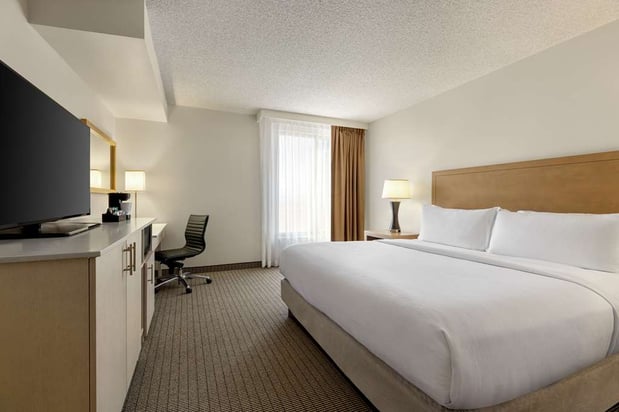 Images Embassy Suites by Hilton Denver International Airport
