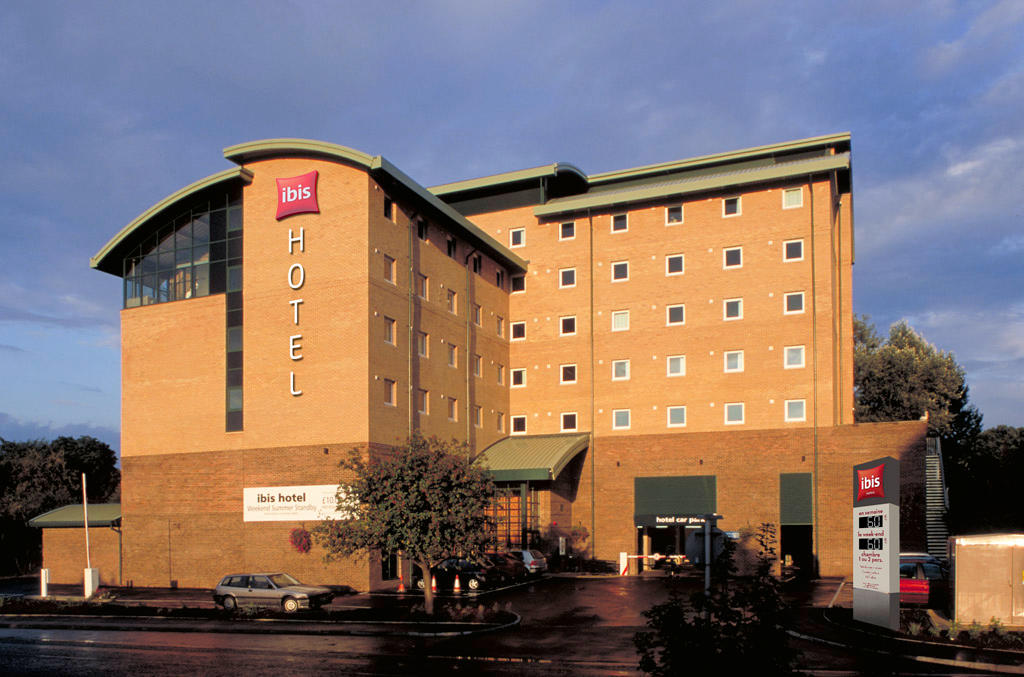 Images Hotel ibis London Gatwick Airport