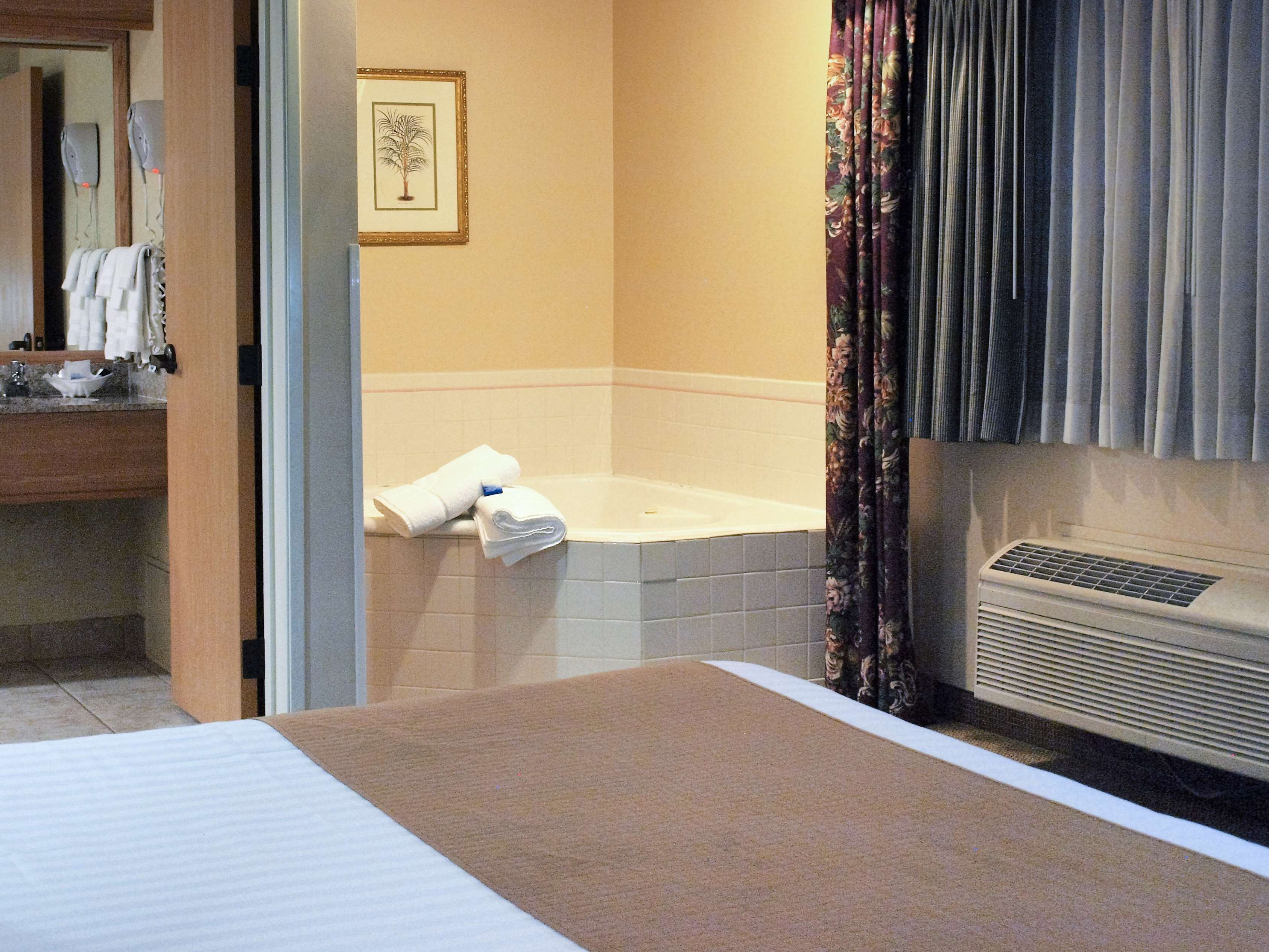 King Guest Room with Jetted Tub