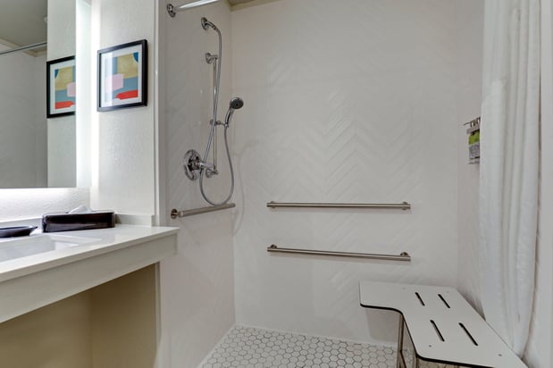 Images Holiday Inn Mobile - Airport by IHG
