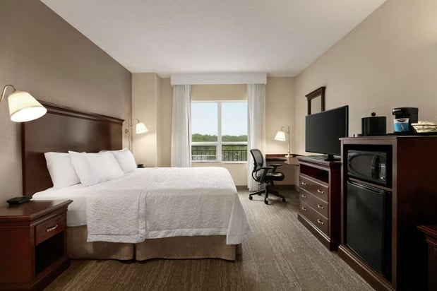 Images Hampton Inn & Suites Washington-Dulles International Airport