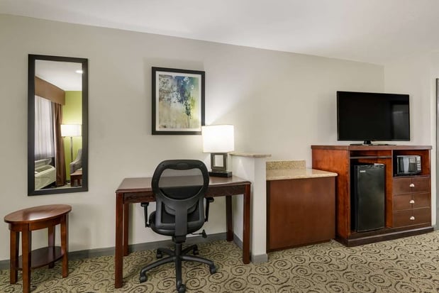 Images SureStay by Best Western Deer Park