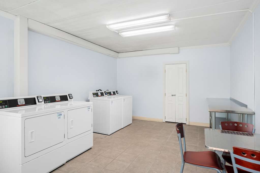 BW SureStay Plus Wilmington DE Laundry