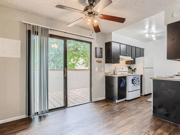 Images Meadow Lark Apartments