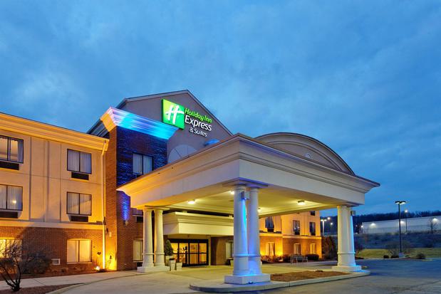 Images Holiday Inn Express & Suites Lancaster, an IHG Hotel