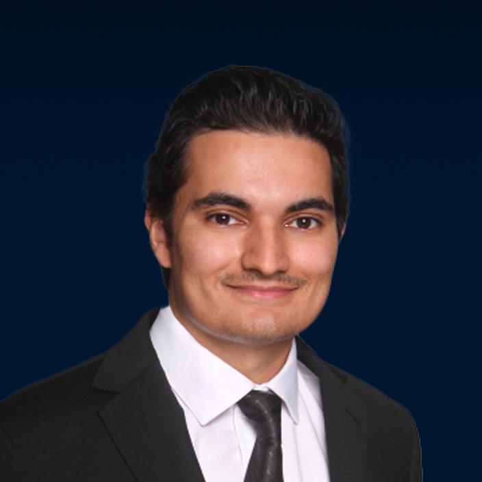 Colin Vellozo headshot.