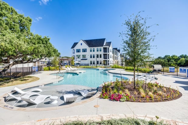 Images Water's Edge Apartments and Townhomes