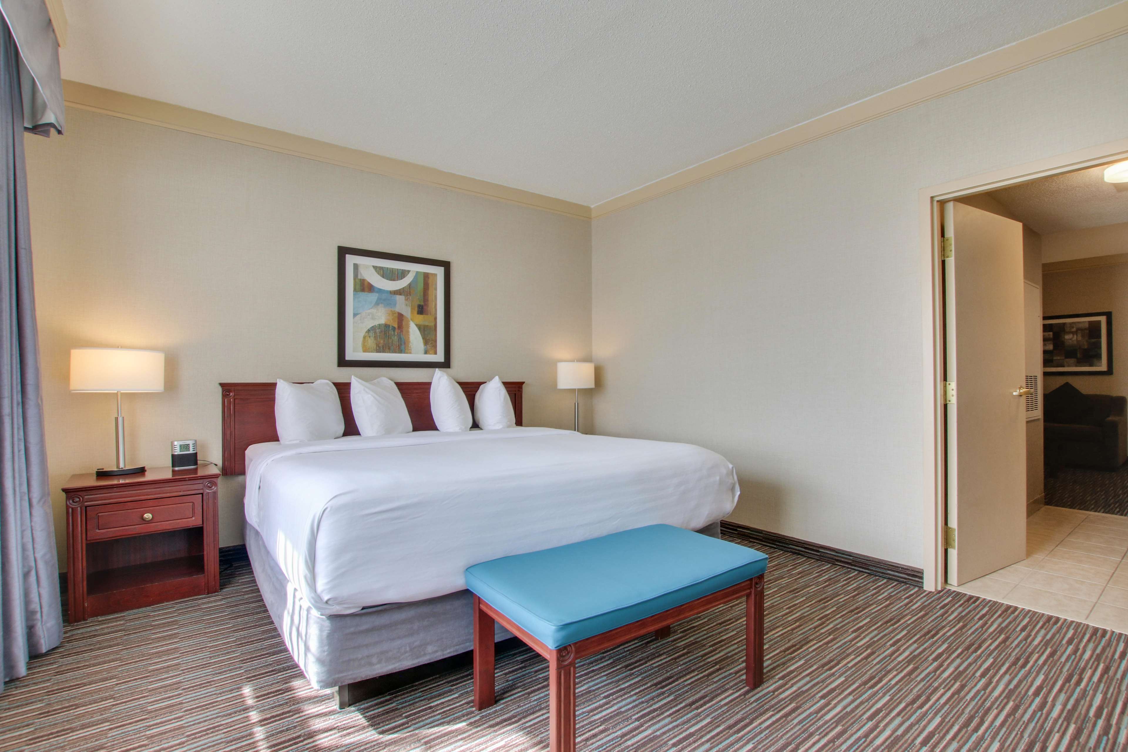 suite 2 rooms Best Western Brantford Hotel And Conference Centre Brantford (519)753-8651