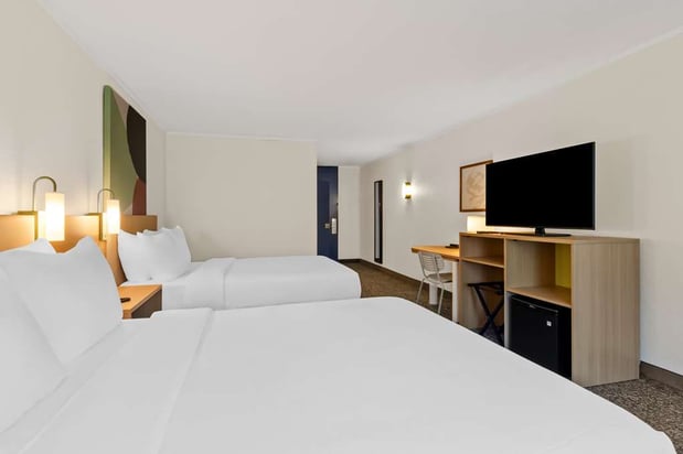 Images Spark by Hilton Daleville Roanoke North