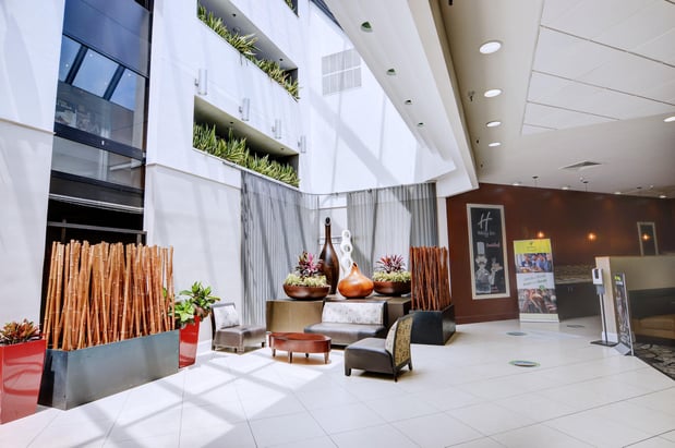 Images Holiday Inn St. Petersburg N- Clearwater by IHG