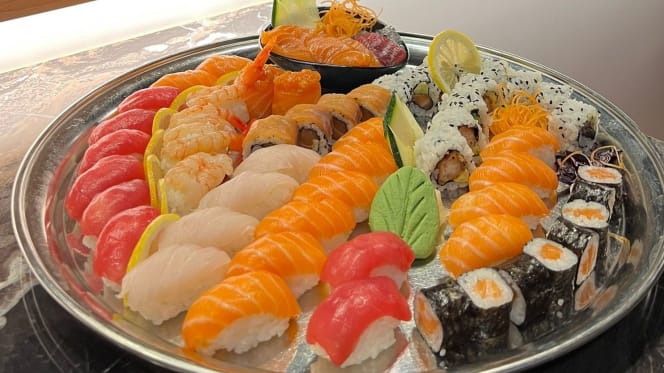 Images Sal Capone Sushi & Pizza