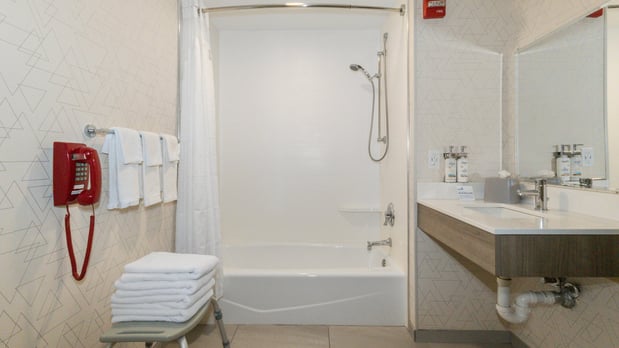 Images Holiday Inn Express & Suites Hampton South-Seabrook by IHG