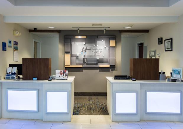 Images Holiday Inn Express & Suites Muskogee by IHG