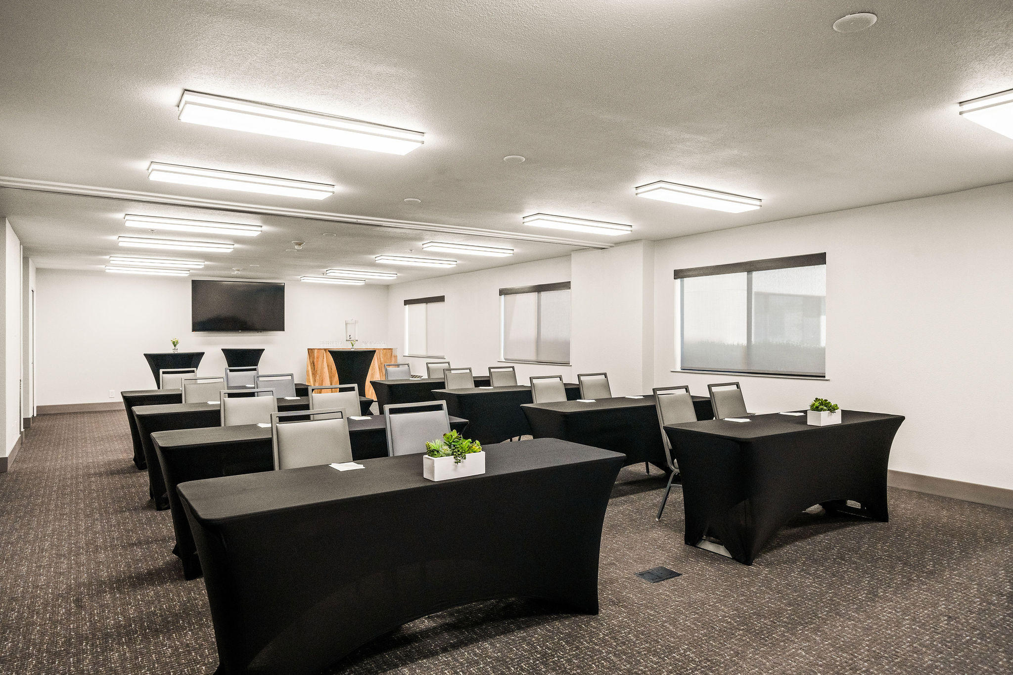 Oxford Suites Redding Groups and Meetings
