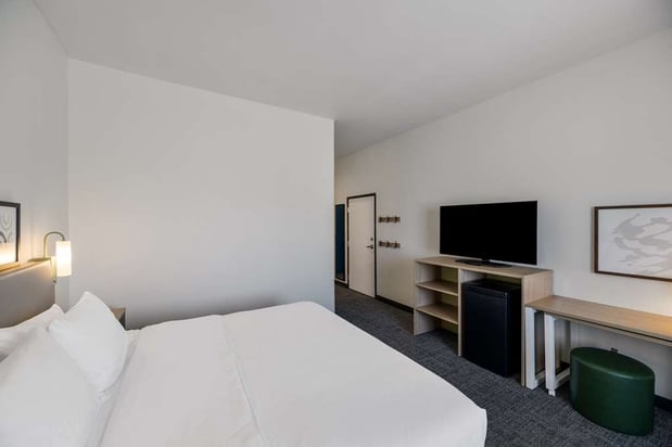 Images Spark by Hilton Midland South