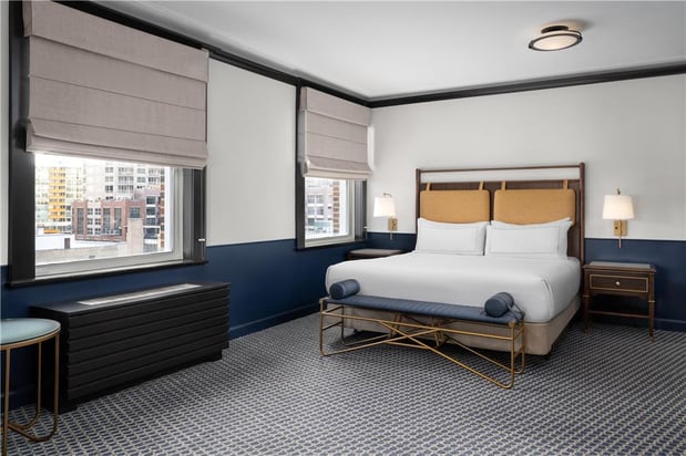 Images Hilton Orrington/Evanston